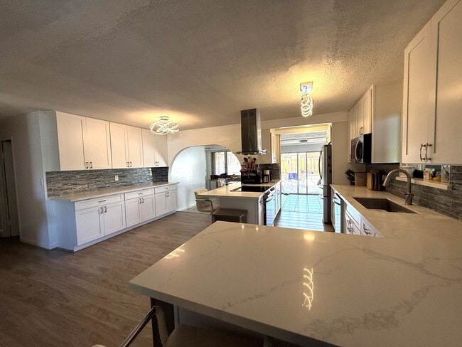 Photo - Ewa Beach- 8 bedrooms/4 baths/Carport/Spac...