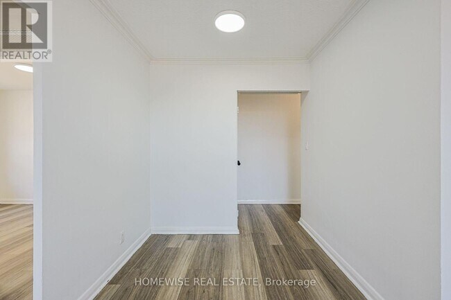 Photo - 2204 Dufferin St Unit 202