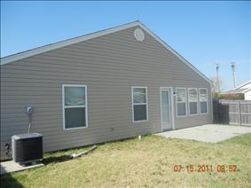 Photo - 517 English Elm Ln