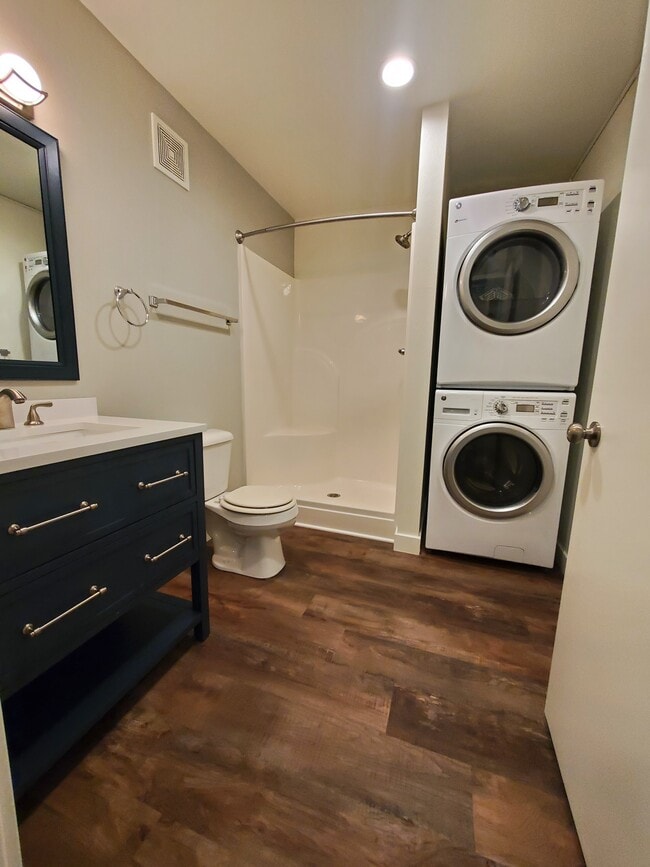 Photo - 2322 College St Unit 10