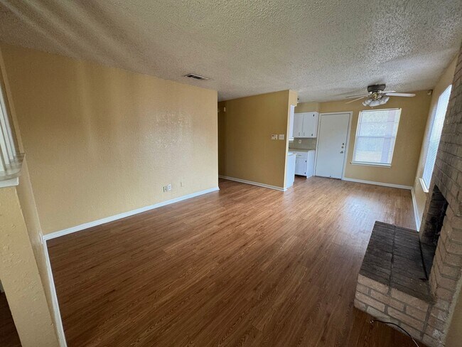 2208 Hunt Dr Unit B