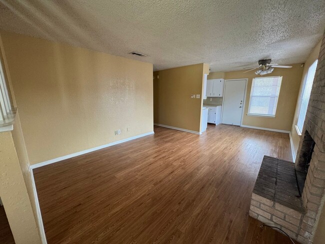 Photo - 2208 Hunt Dr Unit Apt B