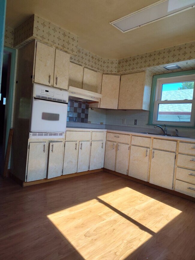 Beautiful and Spacious Ranch home with fin... House Rental in