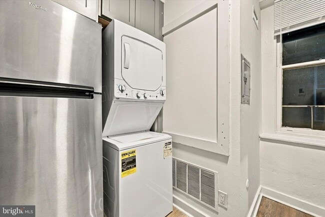 334 Lombard St Unit 113