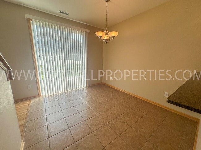 Photo - 3 Bedroom 2 1/2 Bath end unit townhome near Jordan Creek!