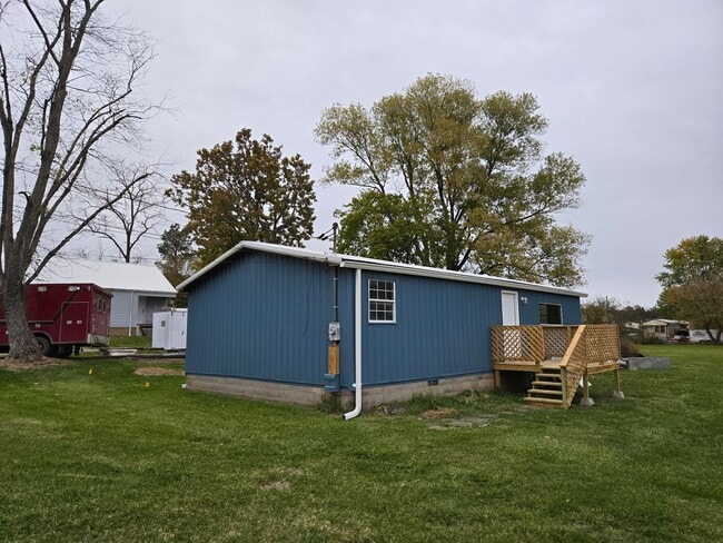 Building Photo - Recently Remodeled