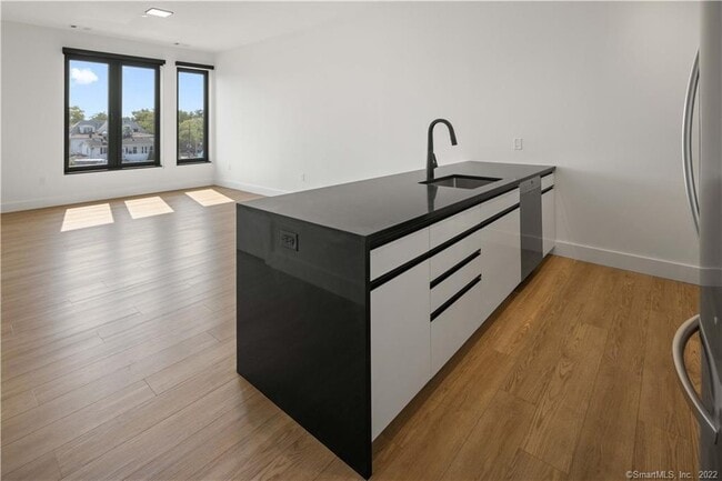 Building Photo - 78 Unquowa Pl Unit 306 Rental
