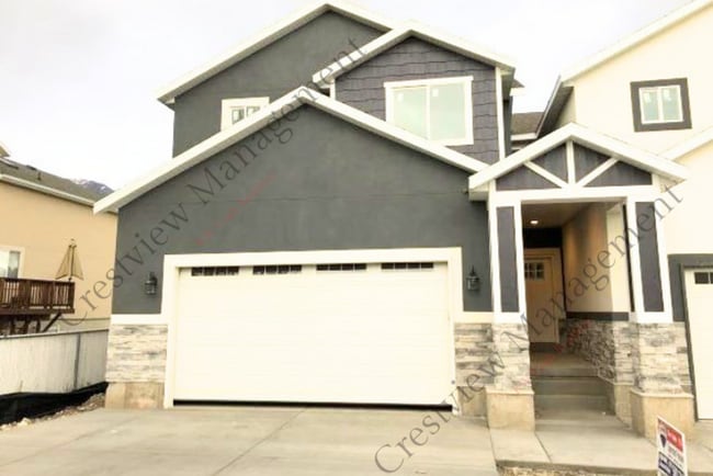 Building Photo - 448 McClellan Ct