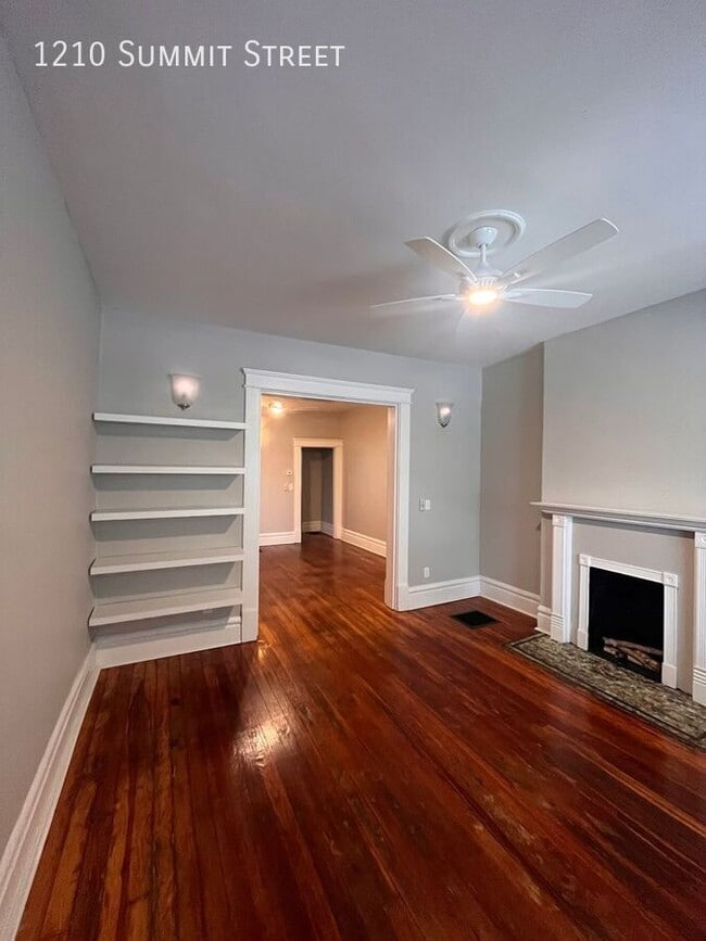 Photo - 1210 Summit St