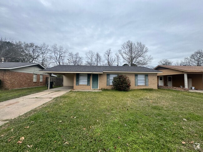 Building Photo - New floors and Fresh paint... Ready for ne... Rental