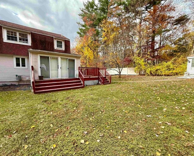 Building Photo - 8 Maylane Dr