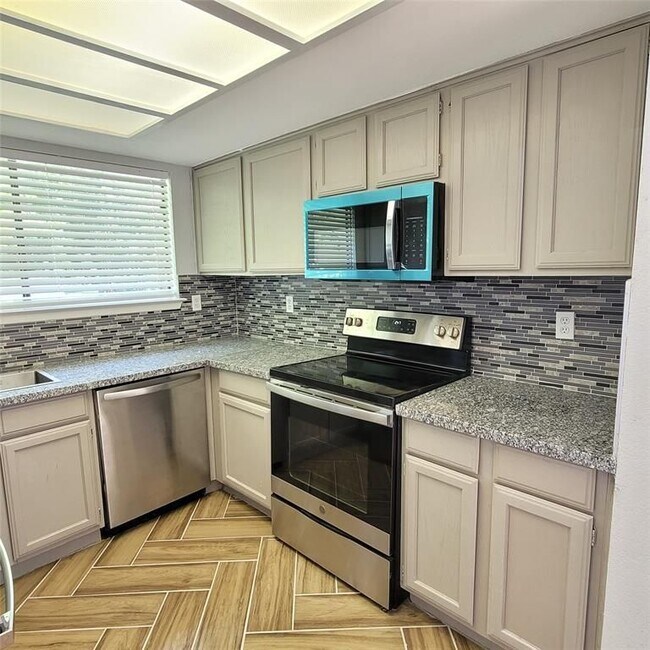 13351 Water Oak Ln Unit B