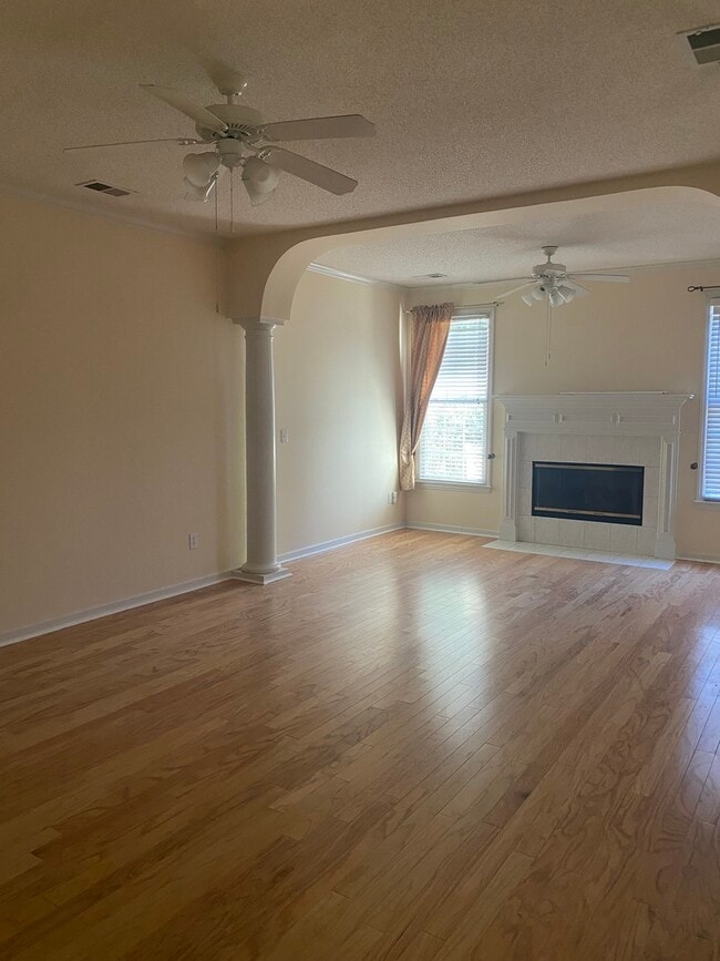 Photo - 104 Alexandria Blvd