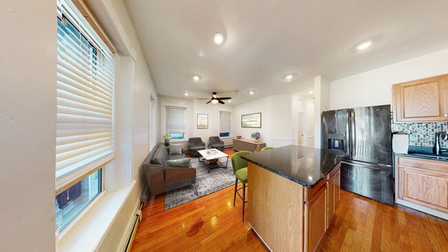 Photo - 7 Mark St Unit 2