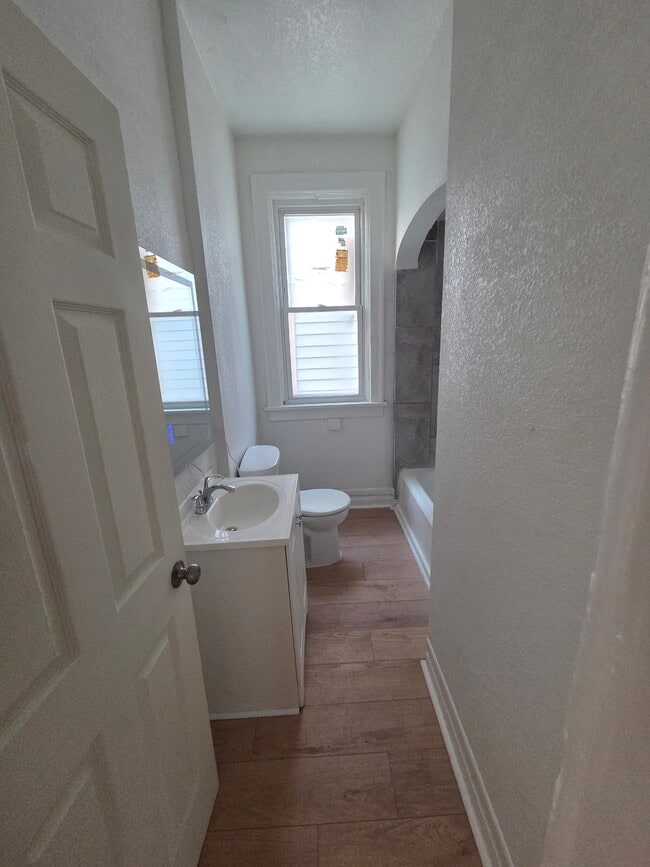 Photo - 3037A Dr. William Finlayson St