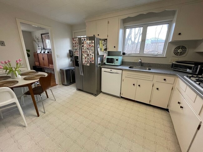 Photo - 178 Beethoven Ave