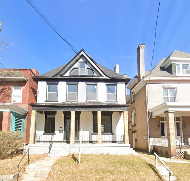 Building Photo - 5 bedroom home in the Upper Hill District