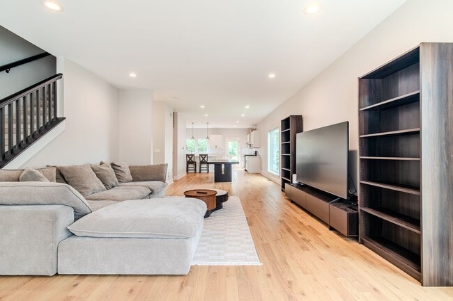 Photo - 123 Mason Ct Unidad 2