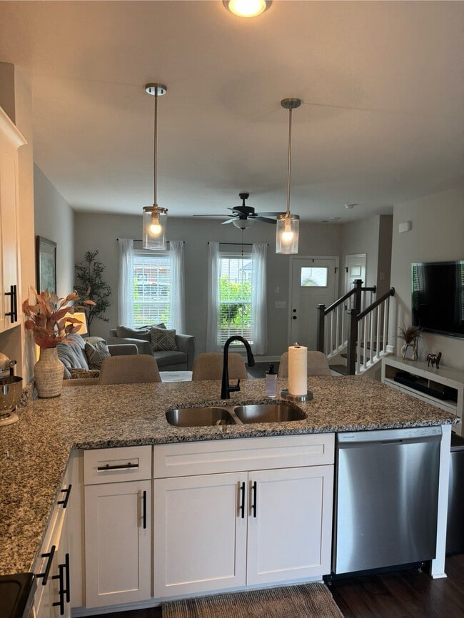 Photo - 236 Mansfield Dr