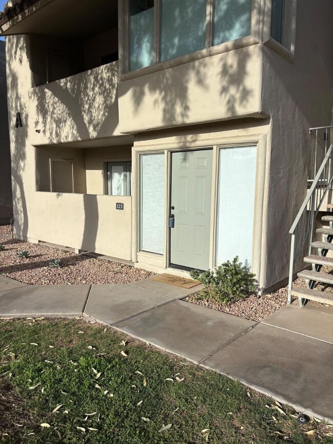 Photo - 1820 E Morten Ave Unit 123