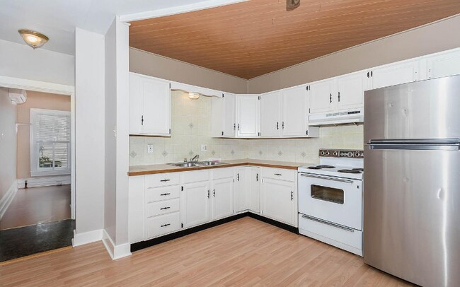 Photo - 215 N Broad St Unit 4