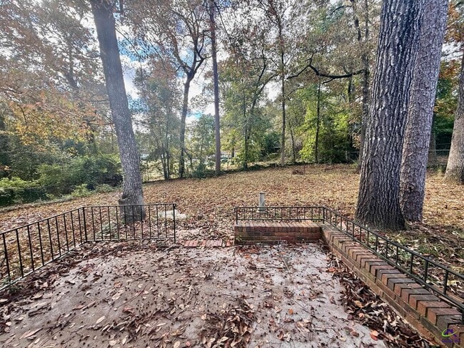 Photo - 519 Arrowhead Trl