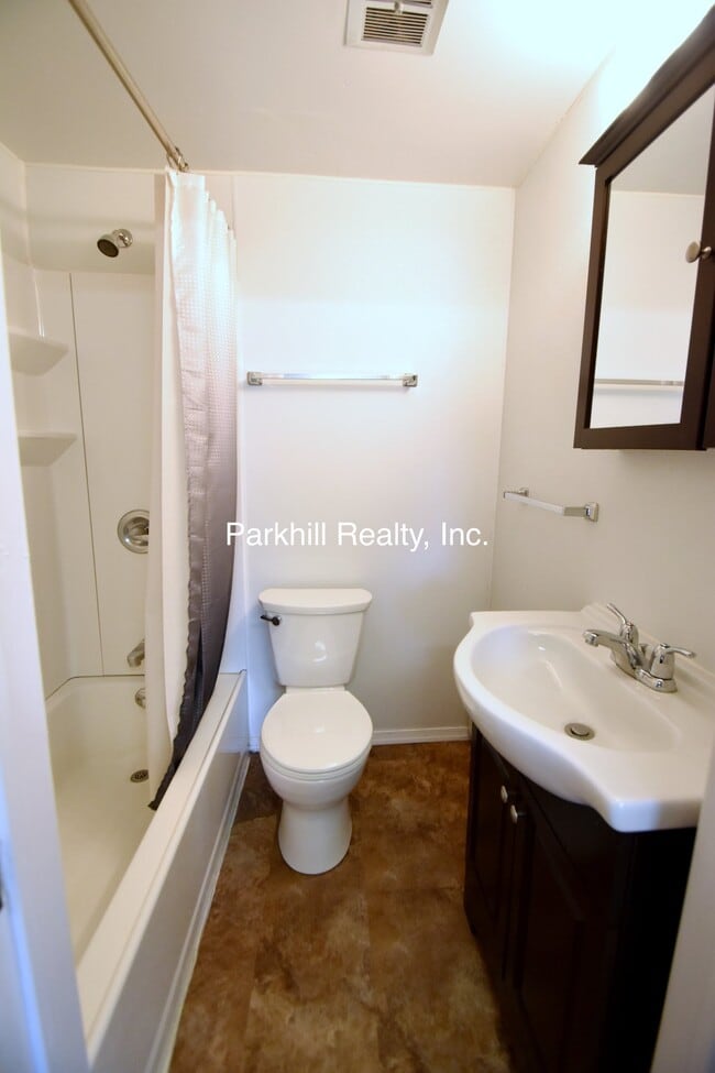 10 Oakwood Dr Unit 10