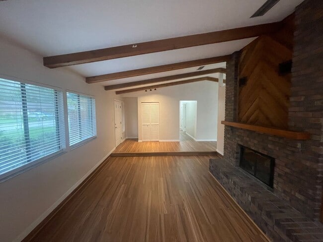 Photo - Charming Home in Sought-After Hidden Oaks Community