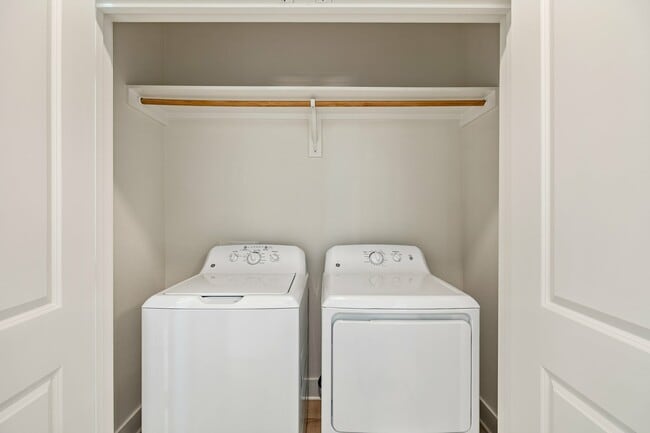 Full Sized Washer/Dryer
