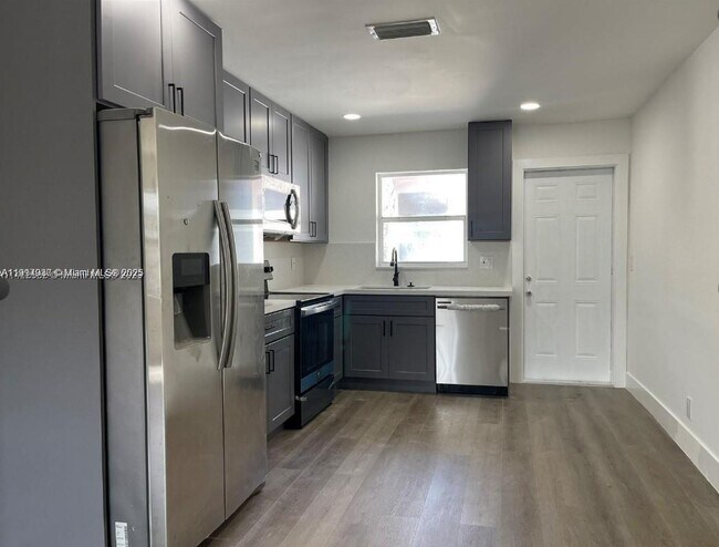 Photo - 1814 SW 22nd St Unit 1