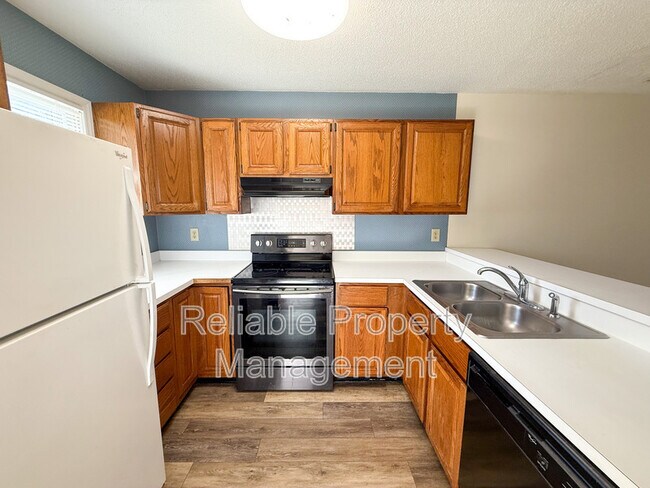 Photo - 323 S Moore St