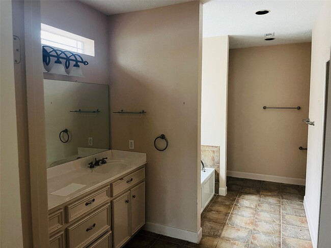 Photo - 2015 Halyard Dr