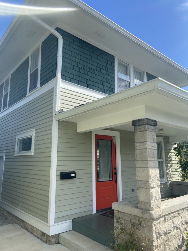 Building Photo - 549 S Lincoln St