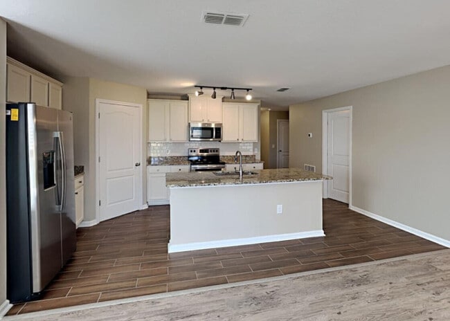 Photo - 1343 Scottsdale Rd E