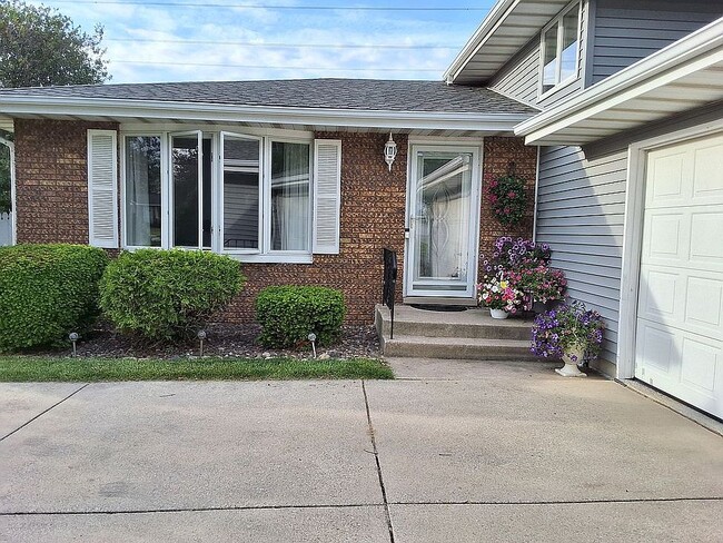 Photo - 12042 W 103rd Ct
