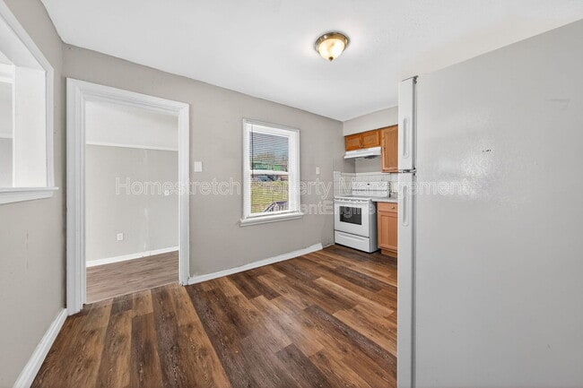 Photo - 605 Abston St