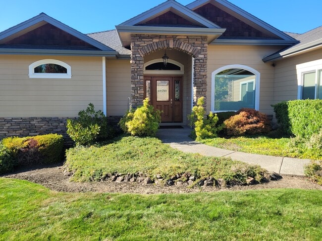 Photo - 396 Patricia Ln