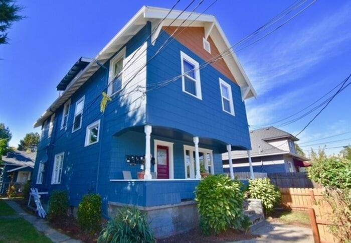 Photo - Minutes to College And downtown Vancouver!!!