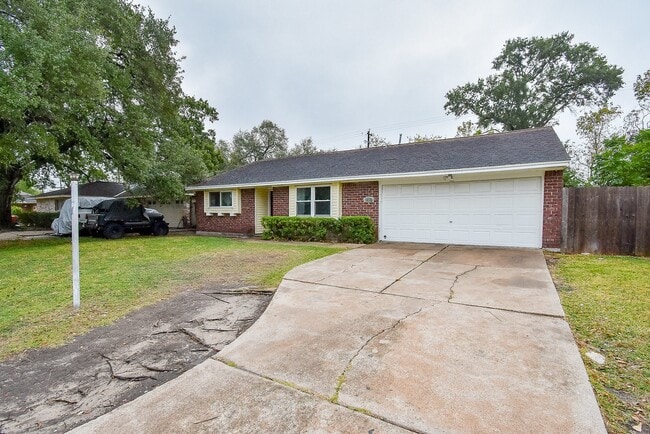 Building Photo - 9615 Beverly Hill St