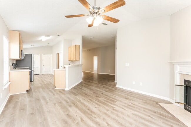 Photo - 1725 Saw Lake Drive