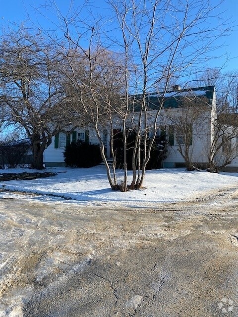 Building Photo - 261 Pond Rd Rental