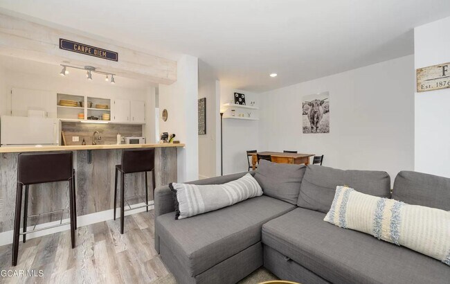 Photo - 76 Gcr Mile 22