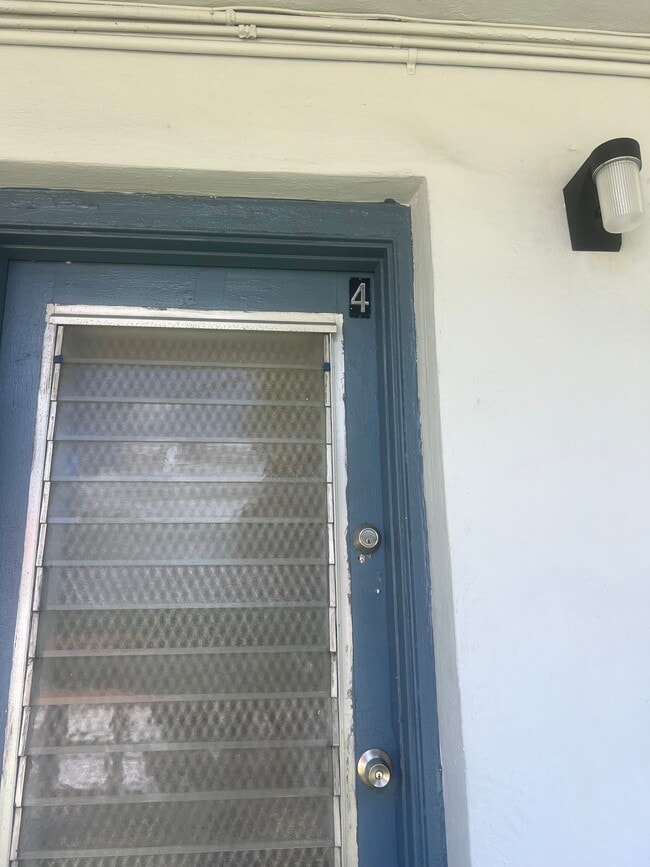 Photo - 505 NE 150th St Unit 4