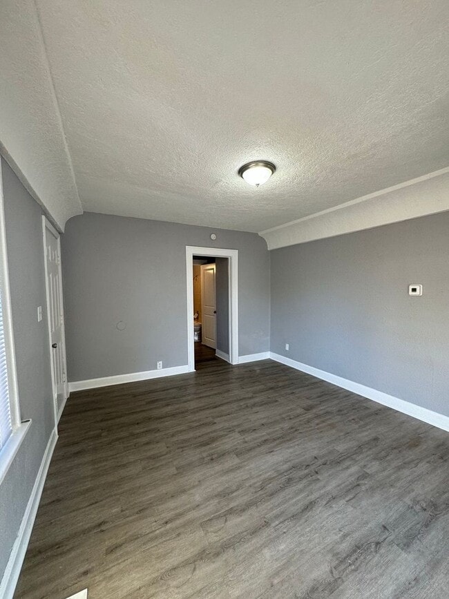 Photo - Cozy 2-Bedroom Duplex Minutes from Indepen...