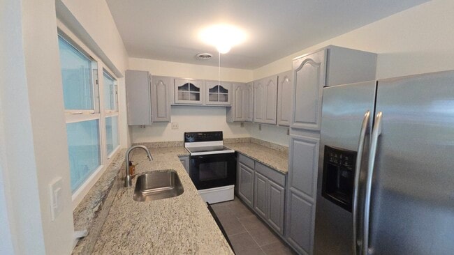 Photo - 115 15th Ave SW