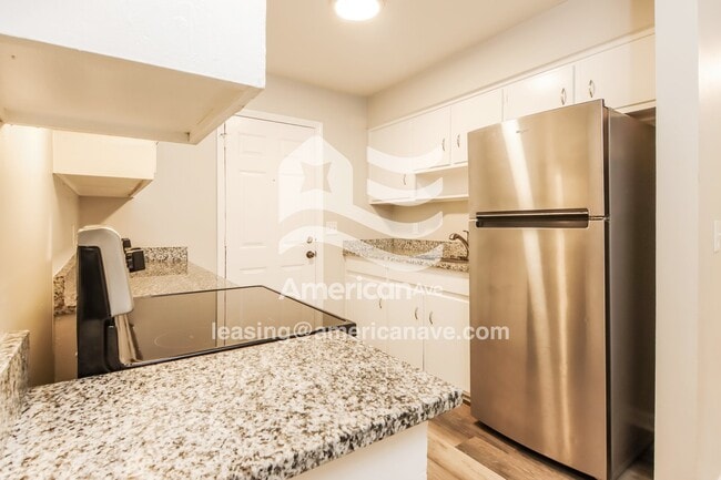 Photo - 1838 Emerson Ave