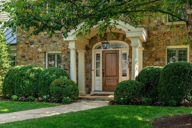 Photo - Exceptional Living in the Heart of Arlington, VA