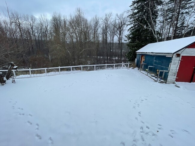 Building Photo - 1330-6001330 Twan Ave