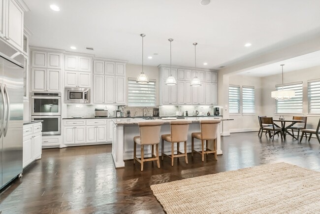 Building Photo - 139 Gildwood Pl