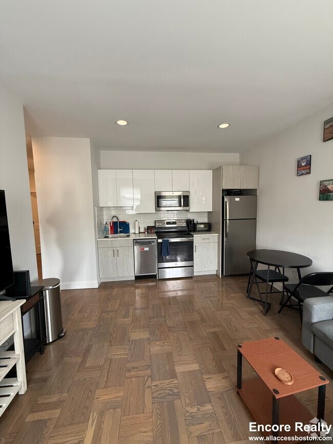 Building Photo - 60 Queensberry St Unit 15 Rental